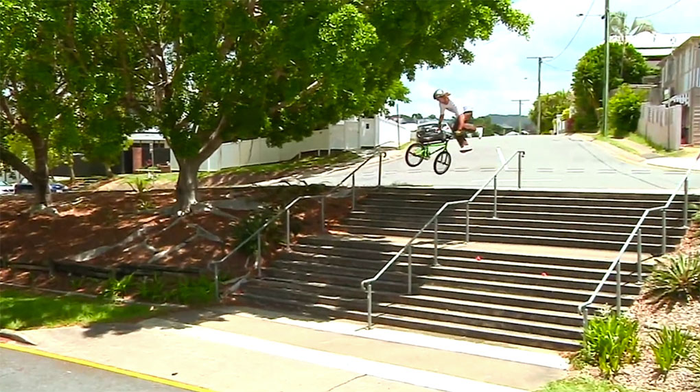 Der australische Allroundfahrer Alex Hiam hat einen geisteskranken Edit für VANS gefilmt. Nicht verpassen, komplette Eskalation!