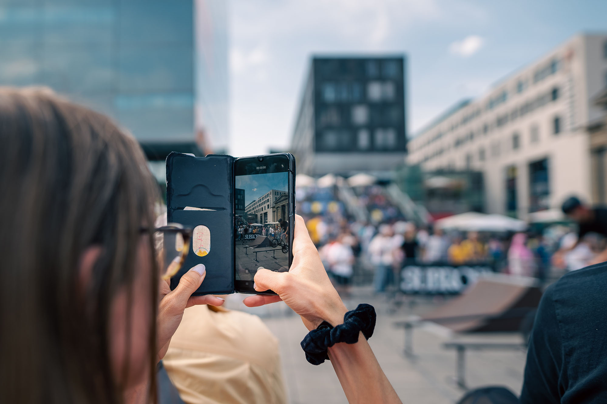 Der erste kunstform BMX Streetrail Battle auf der Stuttgarter Königstraße war ein voller Erfolg. Wir haben eine dicke Fotogallery für euch.