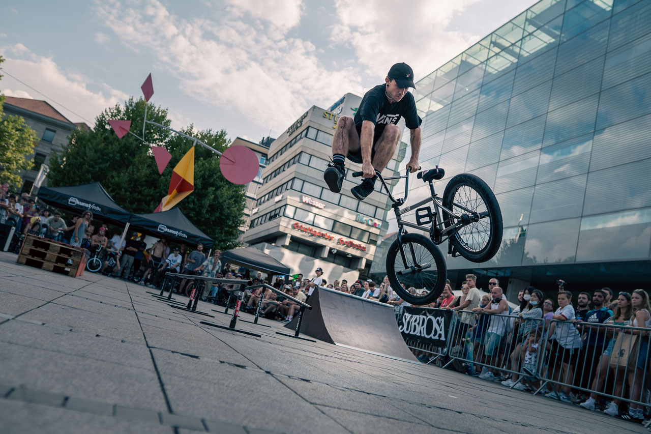 Robin Kachfi, Pegs Hard Whip