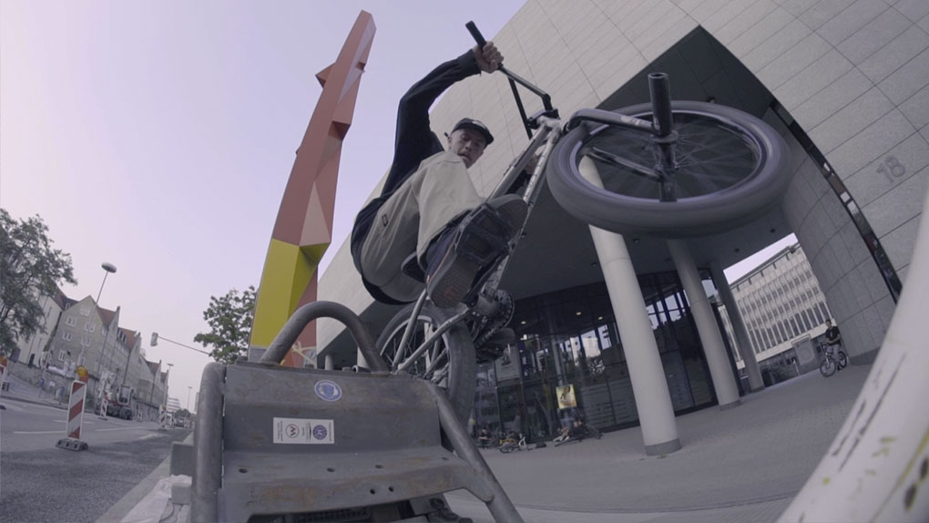 Hier sind ein Schwung schmackhafter Leftovers, die es nicht in die Endauswahl des "VANS The Circle"-Videos von kunstform BMX geschafft haben.