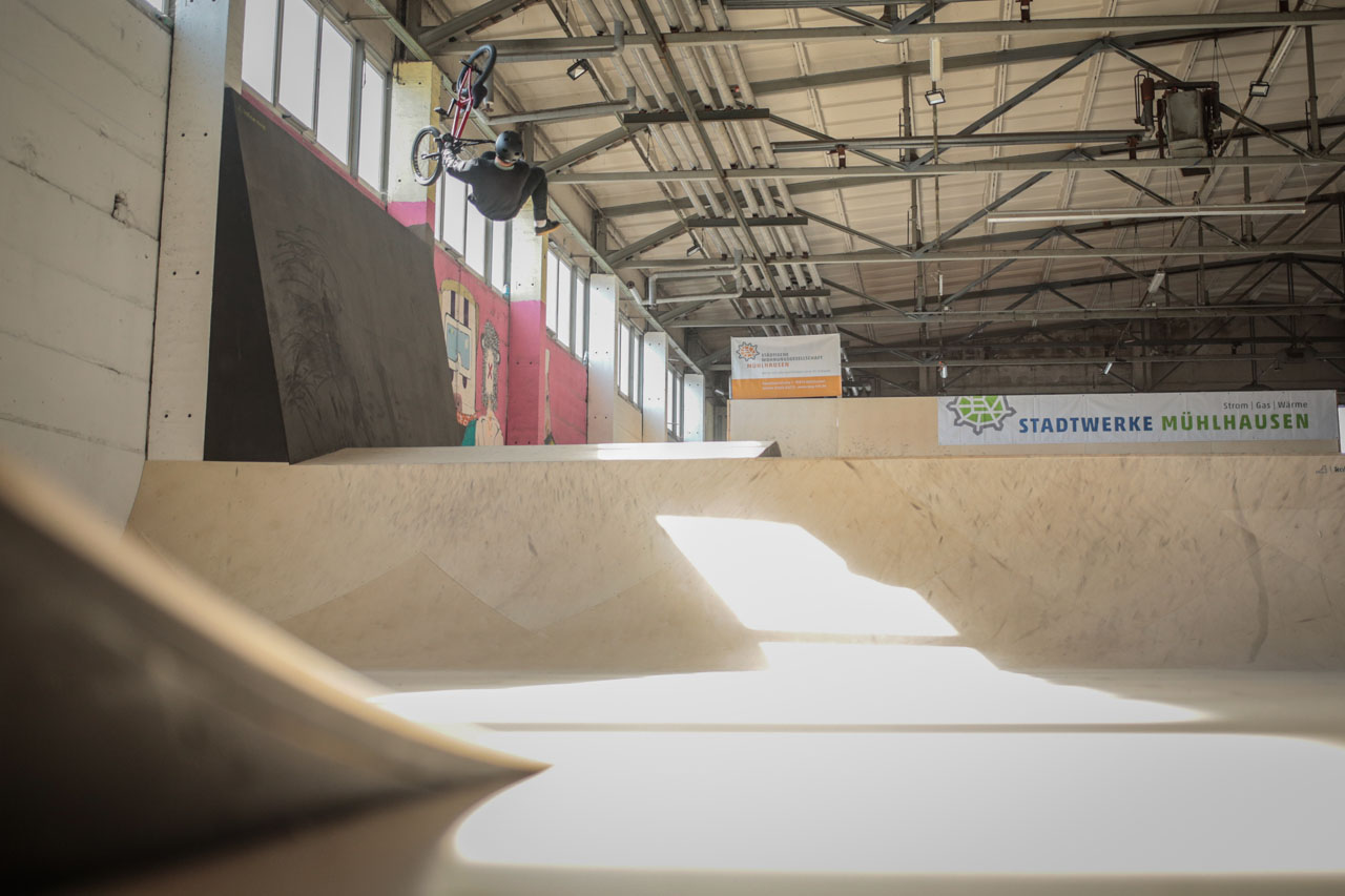 Die besten Genesungswünsche gehen raus an Julian Bachmann, der sich bei einem Frontflip den 12. Brustwirbel gebrochen hat und operiert werden muss