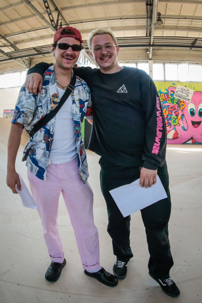 Das Moderatorenteam Infernale: links Luca "Do you want to know what time it is?" Hemmelmann und rechts sein Partner in Crime Flocksn