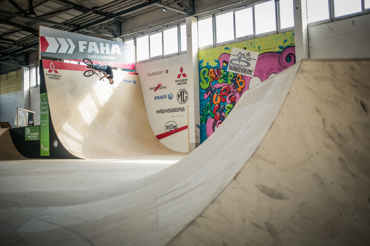 Mit Tricks wie diesem Flair Barspin an der großen Wall sicherte sich Tobias Freigang aus Wachtendonk Platz 3 in der Pro-Klasse