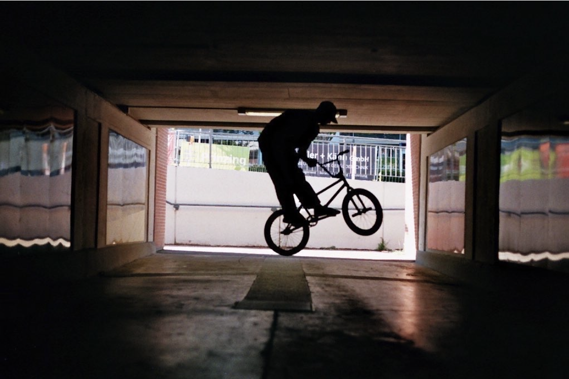 Saki Parlapanis, Barspin