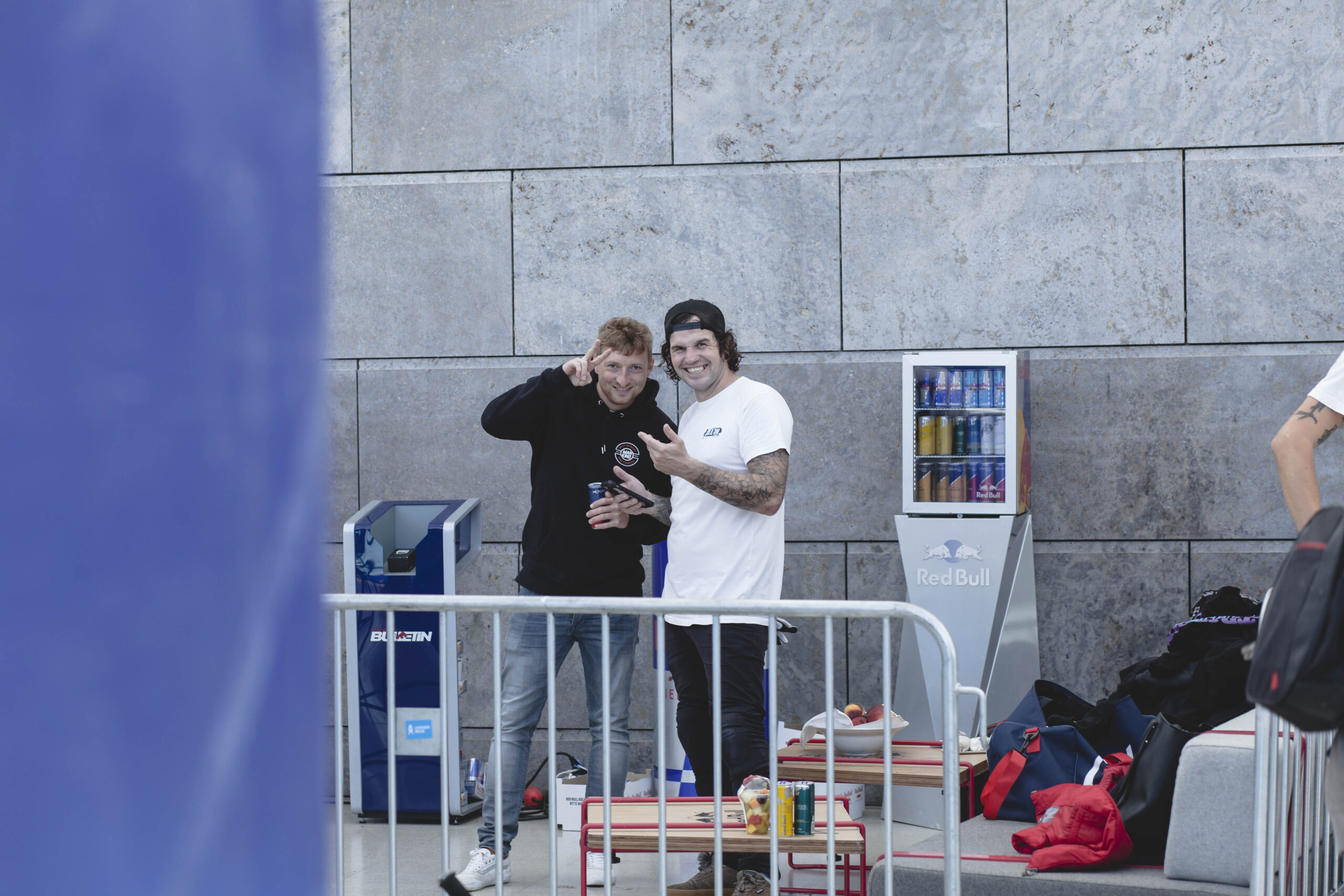 Peace! Ricky Felchner und Max Henning