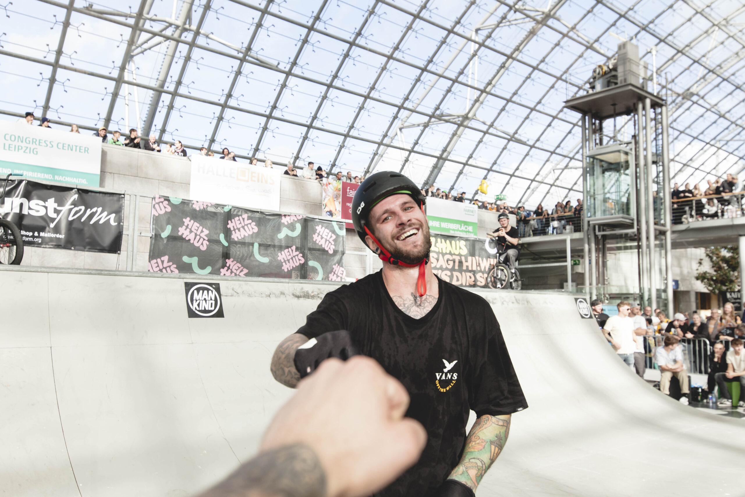 Stephan Götz stackte wieder fleißig Clips und Fotos und wurde dafür von der Mediacrew mit Fistbumps überschüttet