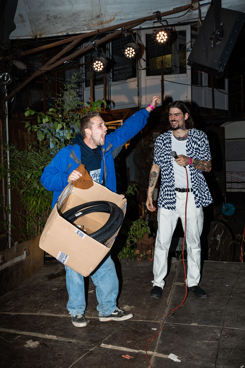 Mads Zameit hatte sich zwei Tage lang in der Pingpong-Halle des Mellowparks eingesperrt, um seinen BANGERS-Beitrag zu filmen. Die Judges belohnten "King Mix 420" mit Platz 10