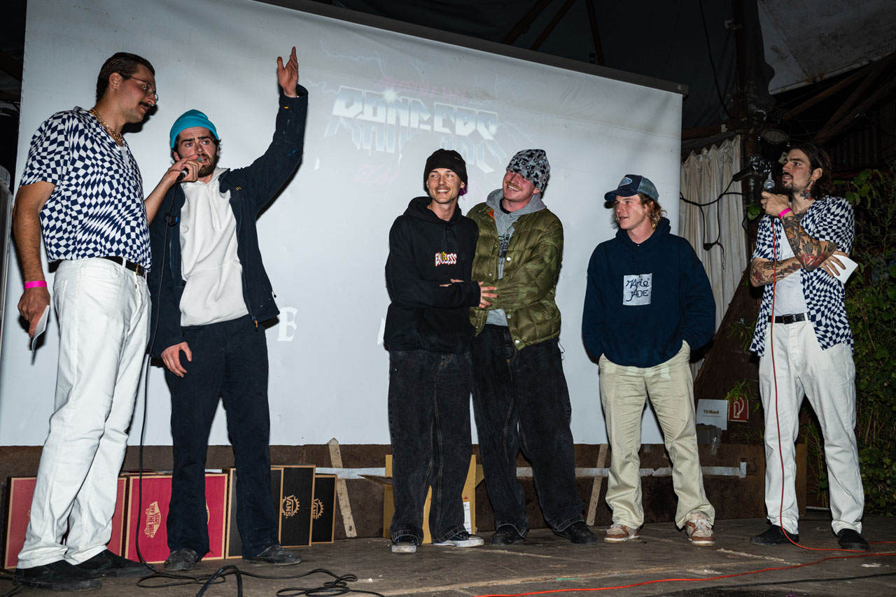 Dies ist der Augenblick, auf dem Tom Röhr erklärt, wofür der Titel seines BANGERS-Beitrags steht (B.F.S.). Platz 6 für die Homies aus Berlin
