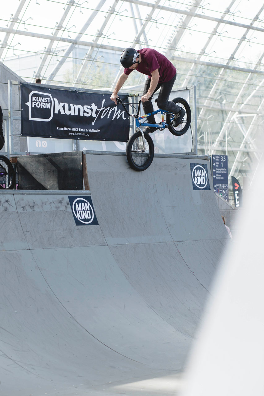 Daniel Traeder mag der Trailsfahrer des Jahres 2022 sein, mit Grindstangen kennt er sich aber trotzdem auch aus