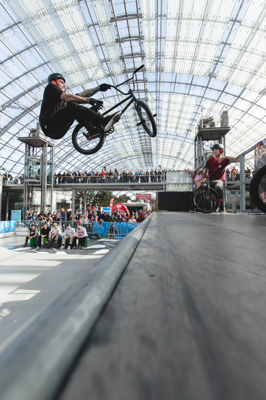 Stephan Götz macht uns schon seit mehr als einem Jahrzehnt mit seinem Toboggans to Fakie glücklich. Danke dafür!