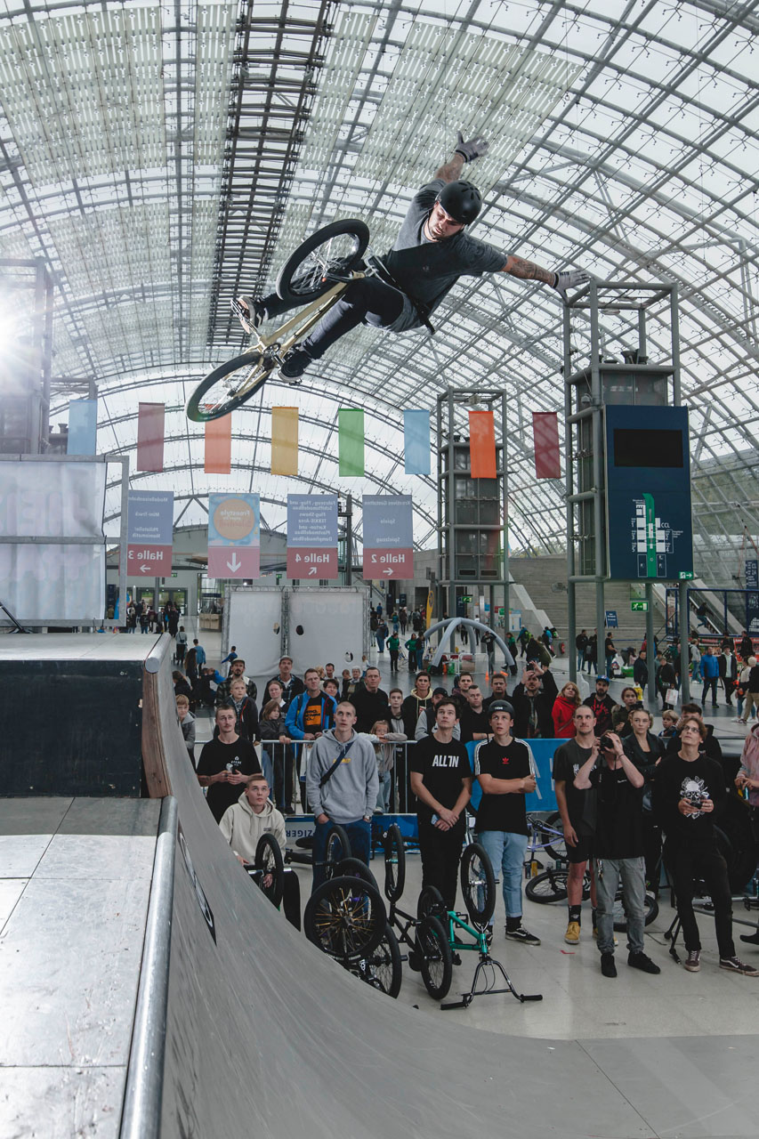 Wo ein Minirampcontest stattfindet, ist Tobias Freigang nicht weit