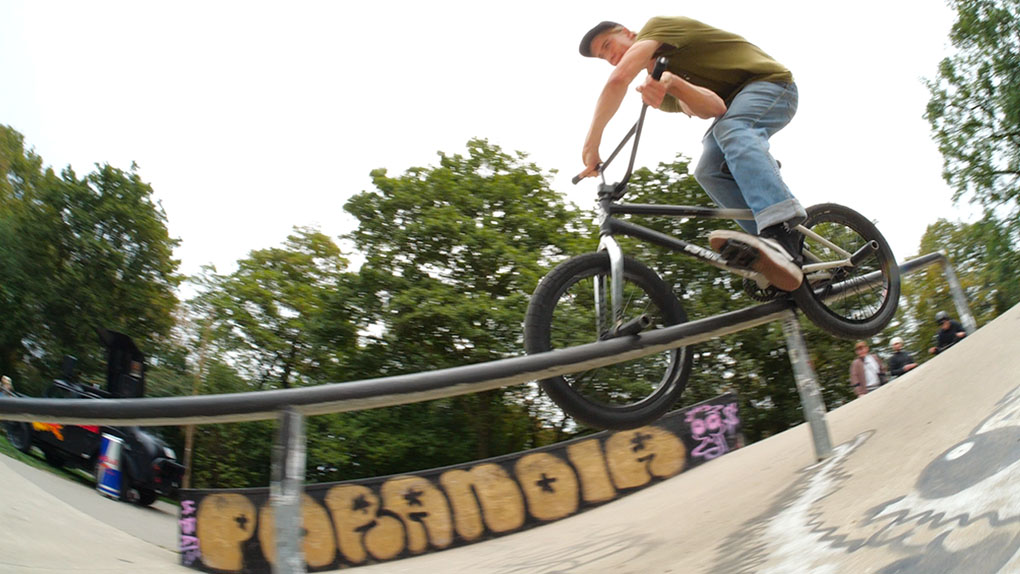 Hier entlang für 14 Minuten raw footage vom People