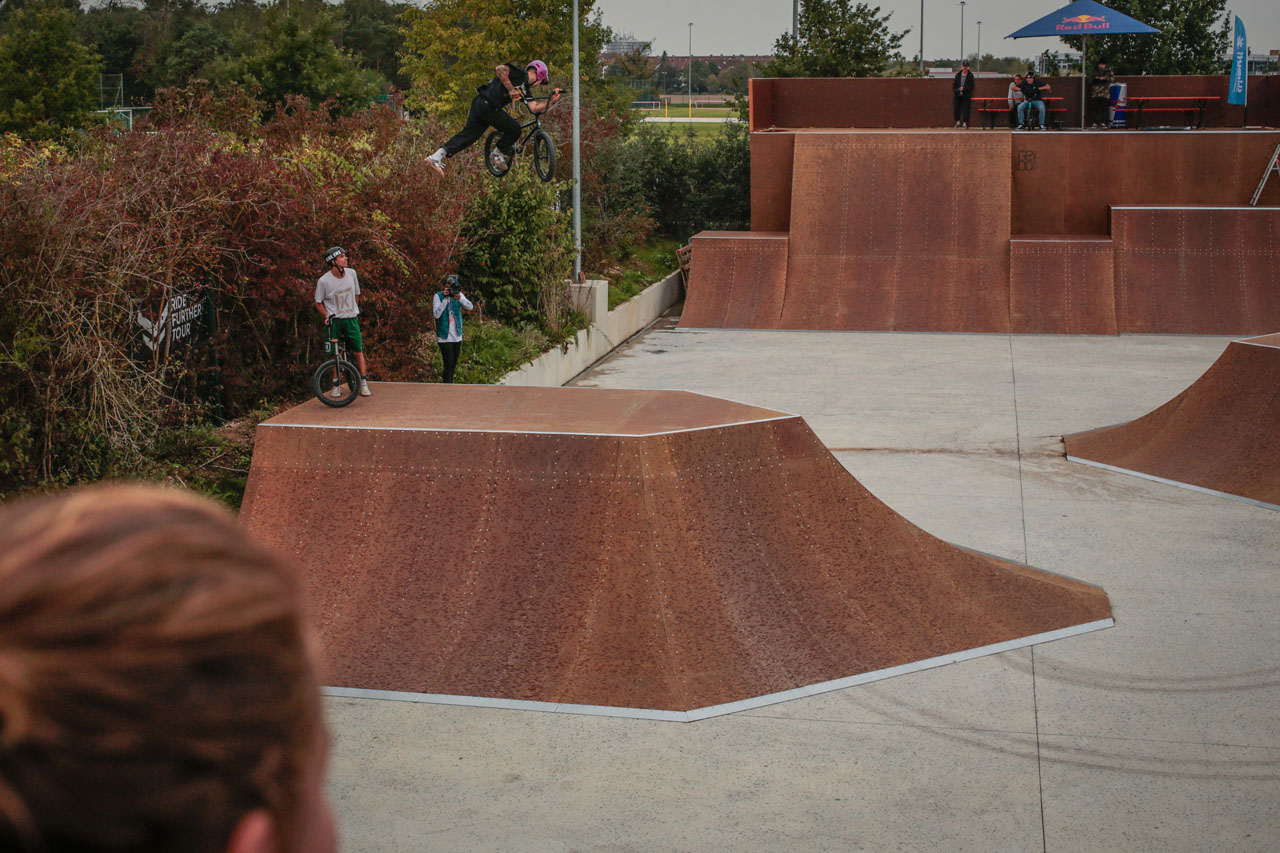 Alessio Tonoli haut noch schnell einen NacNac raus, bevor die Rampen zu nass sind