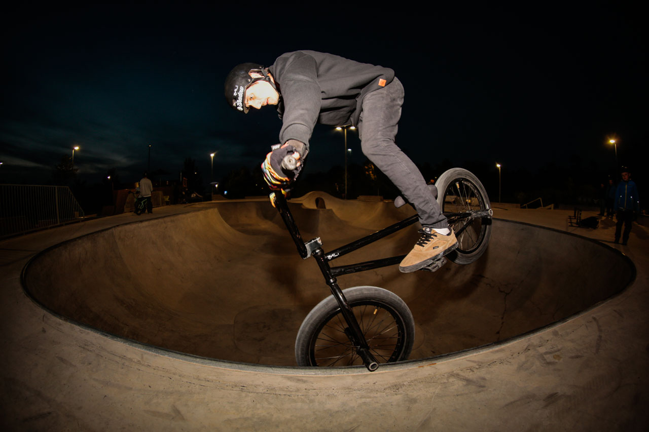 Eben noch auf Street, jetzt auch noch im Bowl: Christian Feltan beweist mit diesem Tooth Allrounderqualitäten