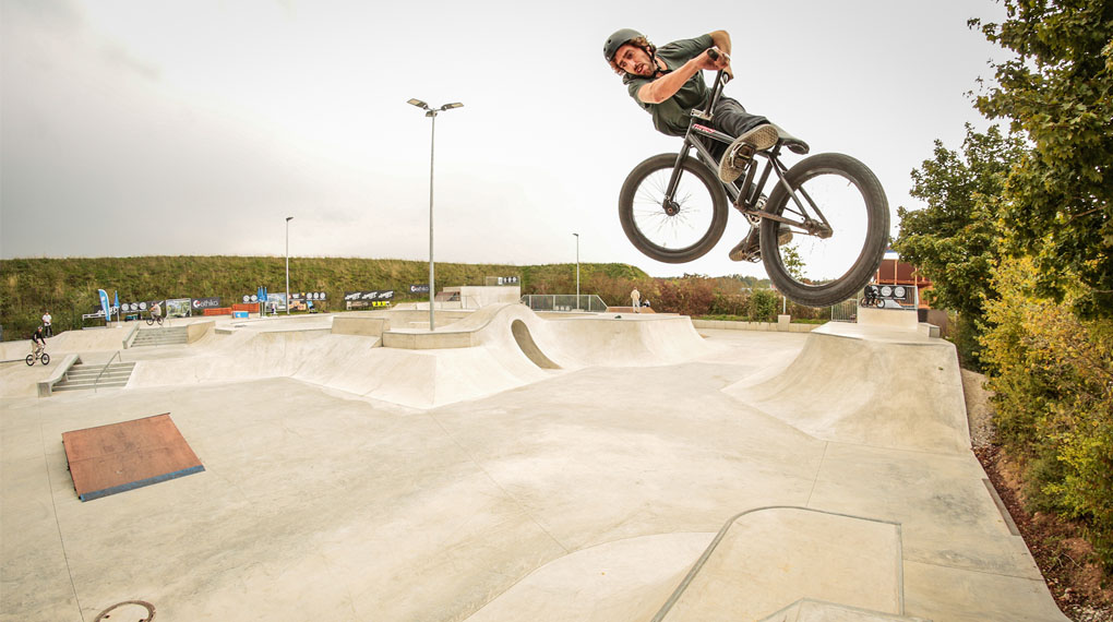 Nachdem wir bereits die Videos von der Ride Further Tour 2022 im Skatepark Lohhof auf der Seite hatten, folgt jetzt noch ein ordentlicher Schwung Fotos.