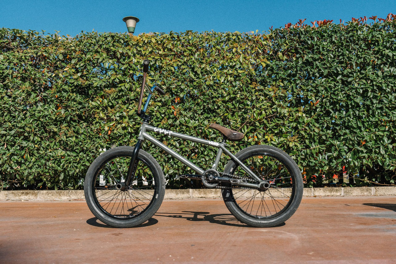 Kilian Roths Shorty Colorway von Cult in 20,75"