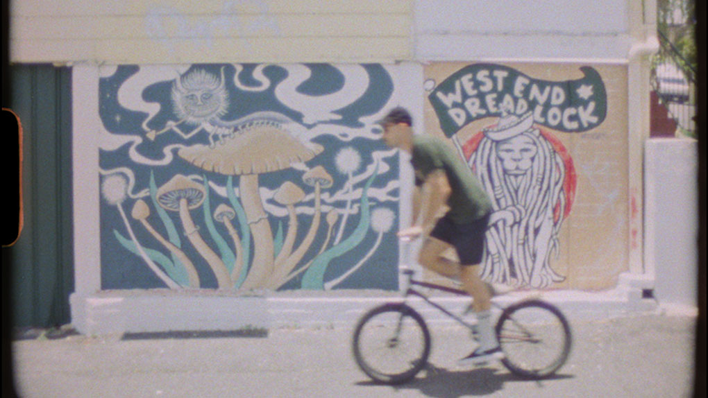 Fabian Bader war für zwei Monate in Australien und anstatt mit albernen Souvenieren ist er mit einem Knallervideo für Fiend BMX im Gepäck zurückgekehrt.