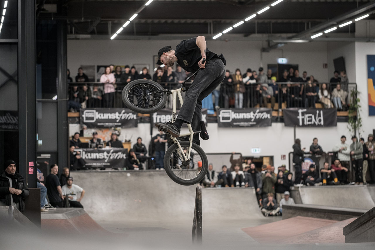Die traurige Geschichte des Tages widerfuhr Jan Mihaly, der in den Vorläufen noch von Platz 3 grüßte und damit für die Simple Session qualifiziert gewesen wäre, dann aber im Finale einige Fehler machte und auf den 7. Rang abrutschte. Schade!
