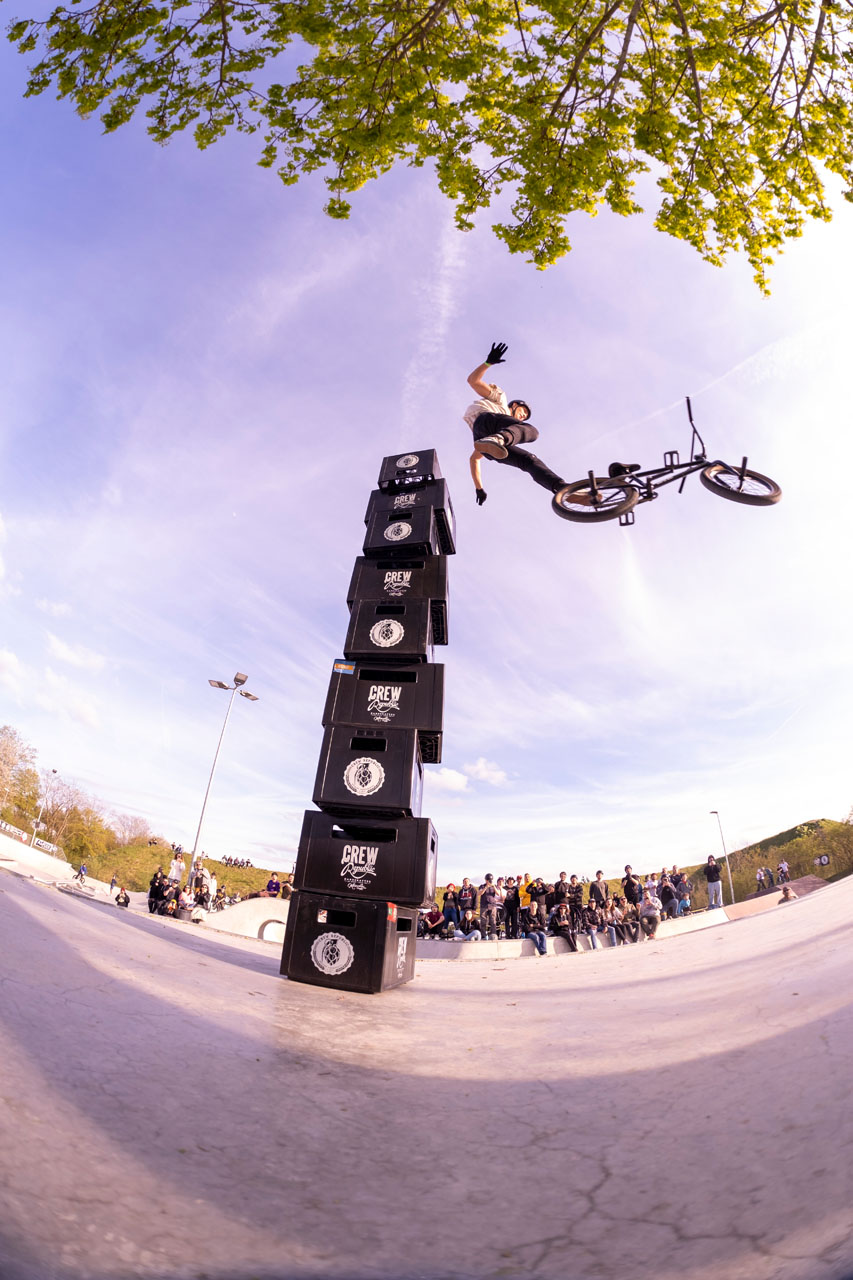 Florian Huber kurbelt im Landeanflug vorsichtshalber die Fenster runter; Fotos: Timm Dauth