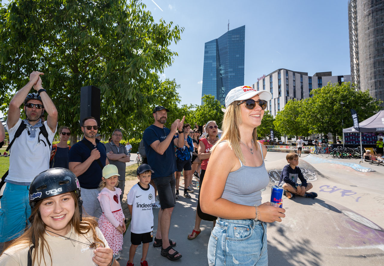 Lara Lessmann war zum Anfeuern da