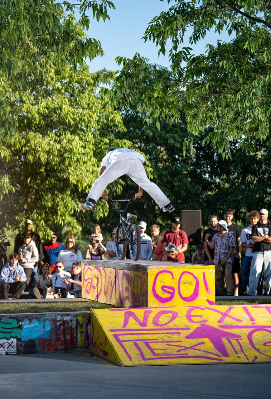 Sikharin doing Sikharin things