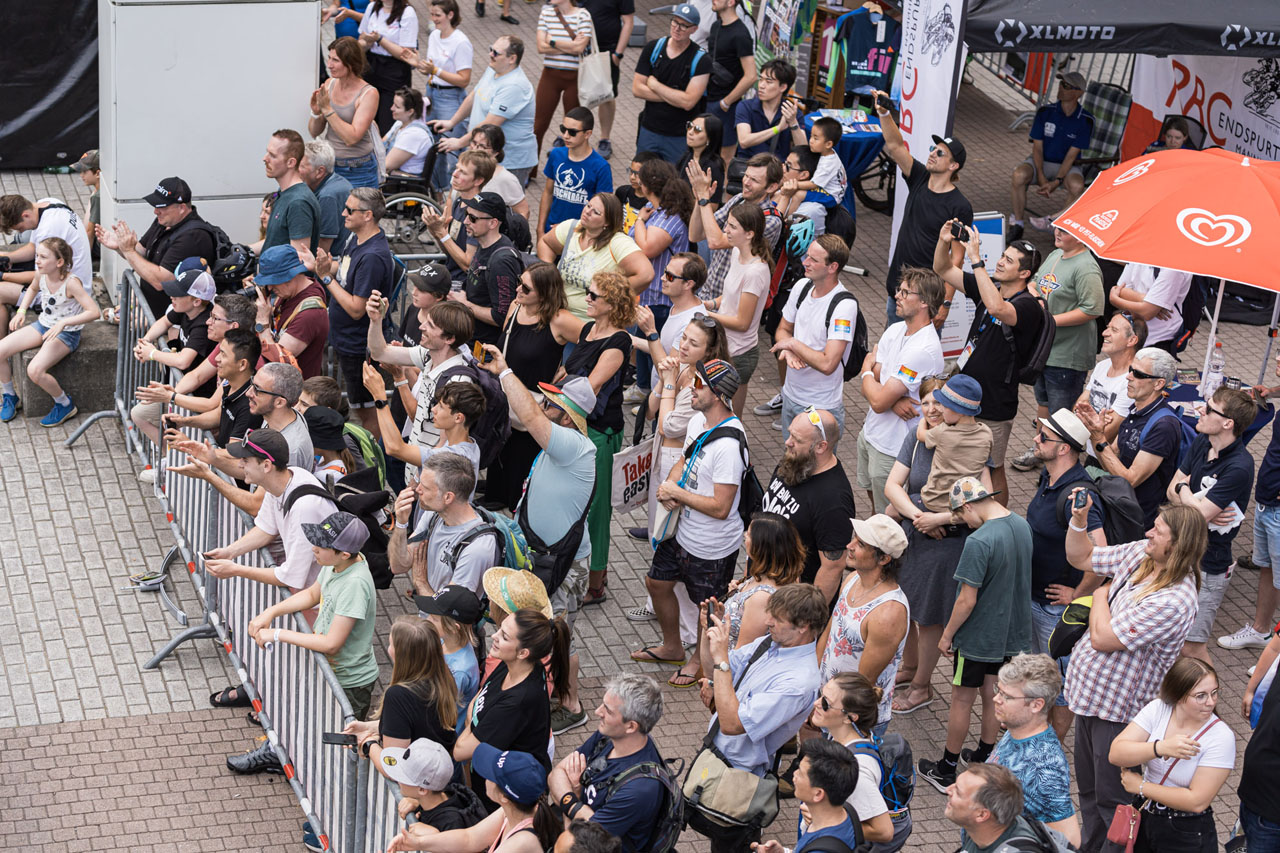 Frankfurt rastet aus! Vielen Dank für den tollen Support für die Fahrer:innen, liebes Publikum