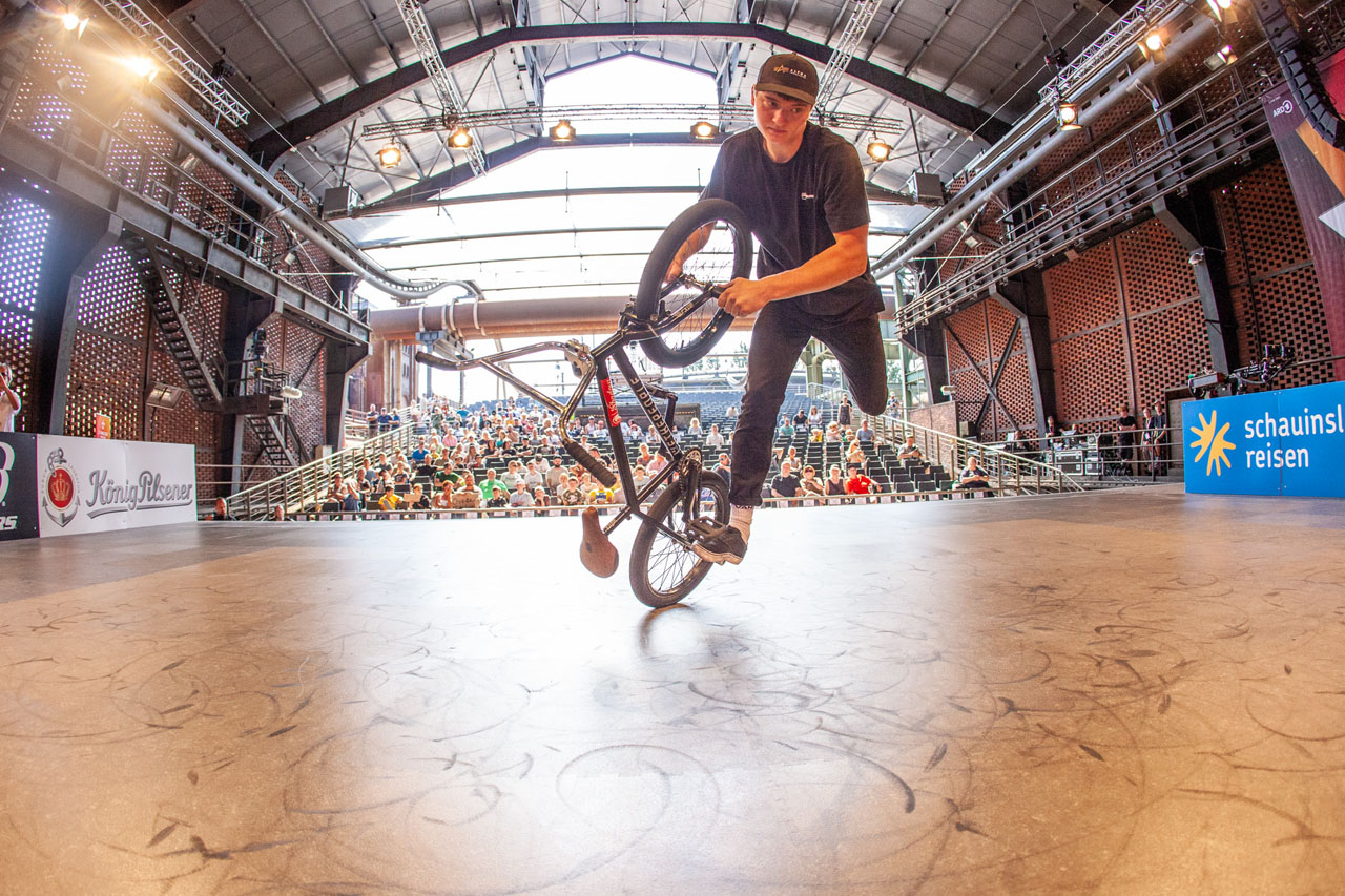 Dürfen wir vorstellen? Tim Höfel, seines Zeichens der Newcomer des Flatlandcontests und frisch gebackener Deutscher Vizemeister