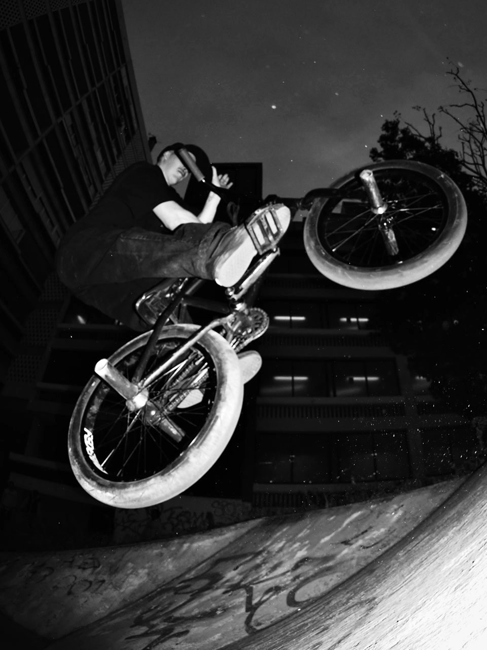 Flo Först, Signature Barspin to Fakie