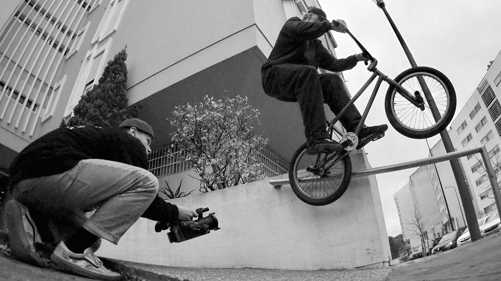 Die Kaputtgart-Crew ist vor dem deutschen Winter nach Lissabon geflohen. Wir haben das Urlaubsvideo und eine kleine, aber feine Fotogallery für euch.