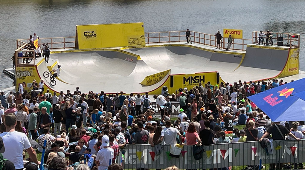 Showtime im Olympiapark: Checkt die Liveübertragung vom Munich Mash 2023 am Sonntag, den 02. Juli um 14:15 Uhr auf Red Bull TV!
