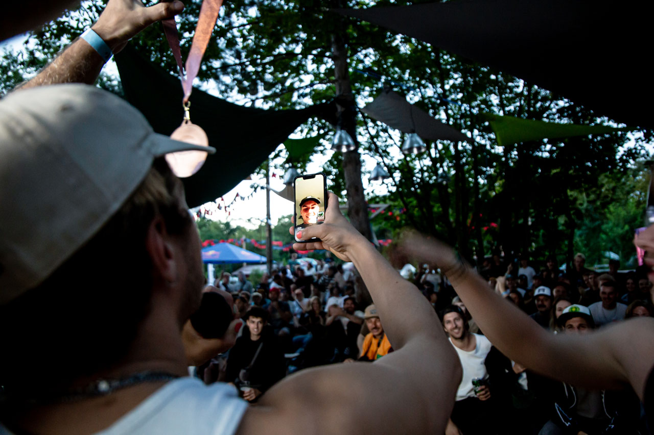 Jannis Brück von der 1230 Gang aus Regensburg holte Platz 3 bei den Amateuren und war per Videoschalte zugeschaltet