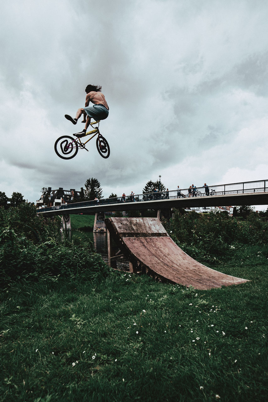 Bongers war mutig genug sich einen Schinner beim Lake Jumps einzufangen. Picture by Sven Hallmann