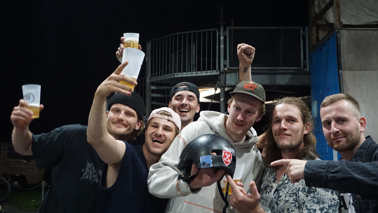 Weil Markus früher abreisen musste, haben wir ihn hier in klein mit aufs Foto genommen. Wer kann ihn entdecken?