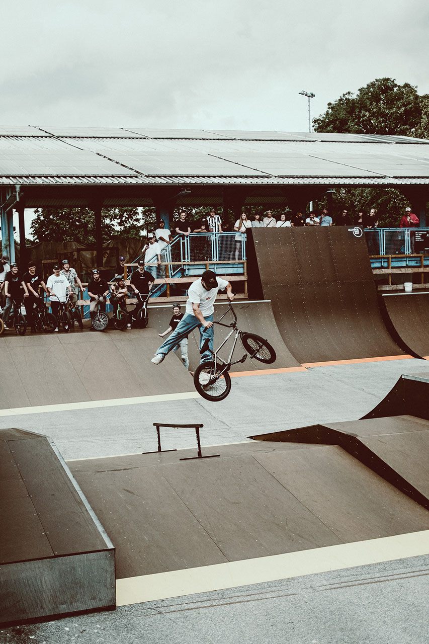 Für Nico van Loon sind Tailwhips aus Railrides anscheinend einfach. Picture by Sven Hallmann