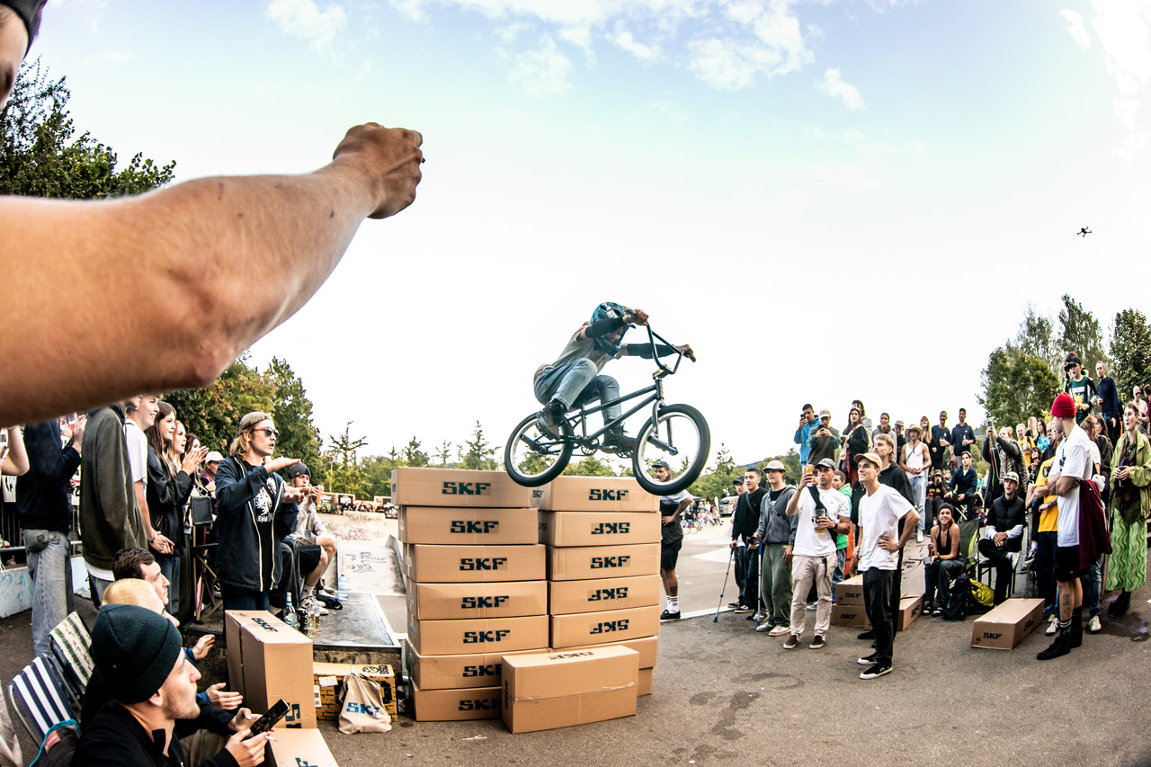 "Jump the Karton"-Nachwuchs Gustav Molitor