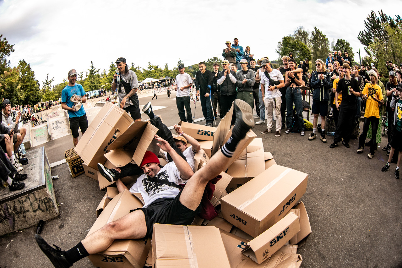 Restefest: Justin Rudd´s und Marius Dietsches Jump the Karton-Version