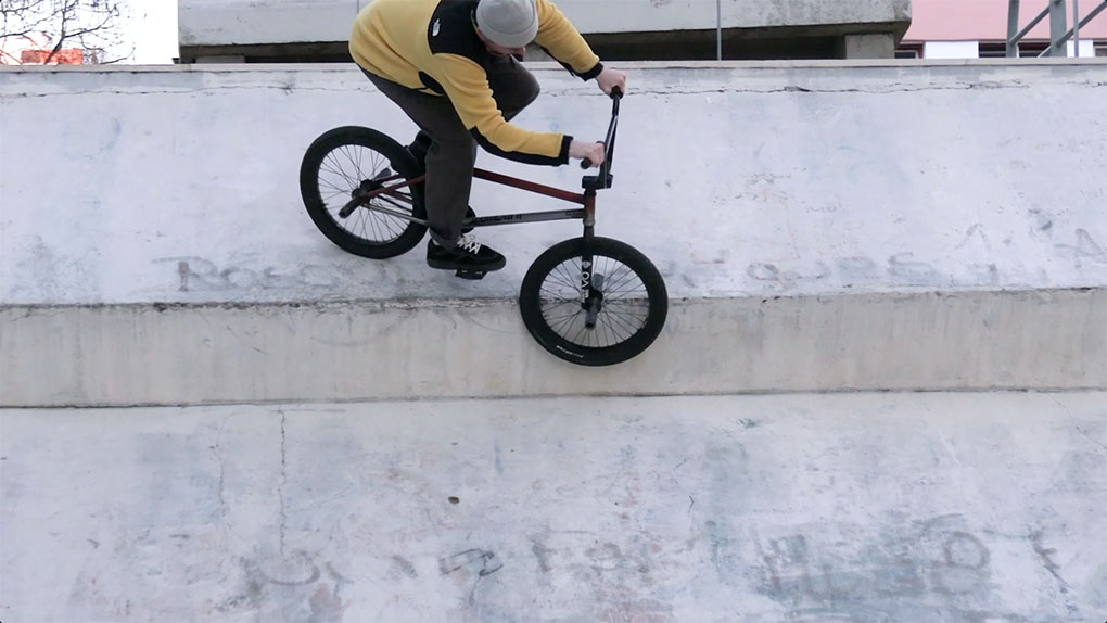 Zum achtjährigen Dienstjubiläum des Bruno Hoffmann Grips von éclat BMX gibt es einen Schwung frischer Clips von dem Meister höchstpersönlich.