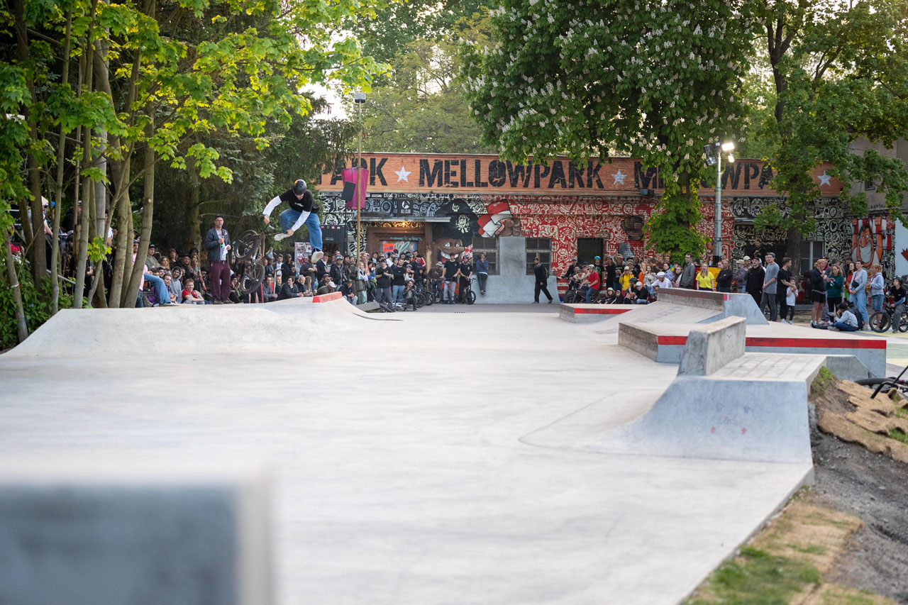 Beim Highway to Hill gab es nicht nur das neue Dach von Rudis Resterampe, sondern auch den neuen Betonplaza zu bestaunen. Angelo Kurtz, Downside Whip