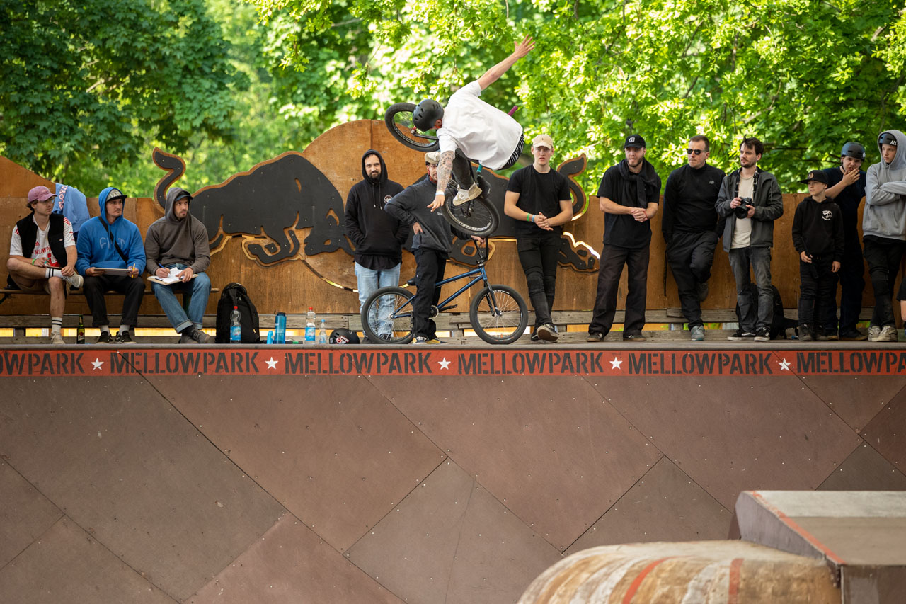 Patryk Mika flowte extrem stylische durch den Parcours