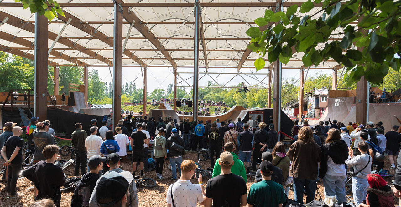 Für alle, die es bisher noch nicht mitbekommen: Rudis Resterampe hat jetzt ein Dach!