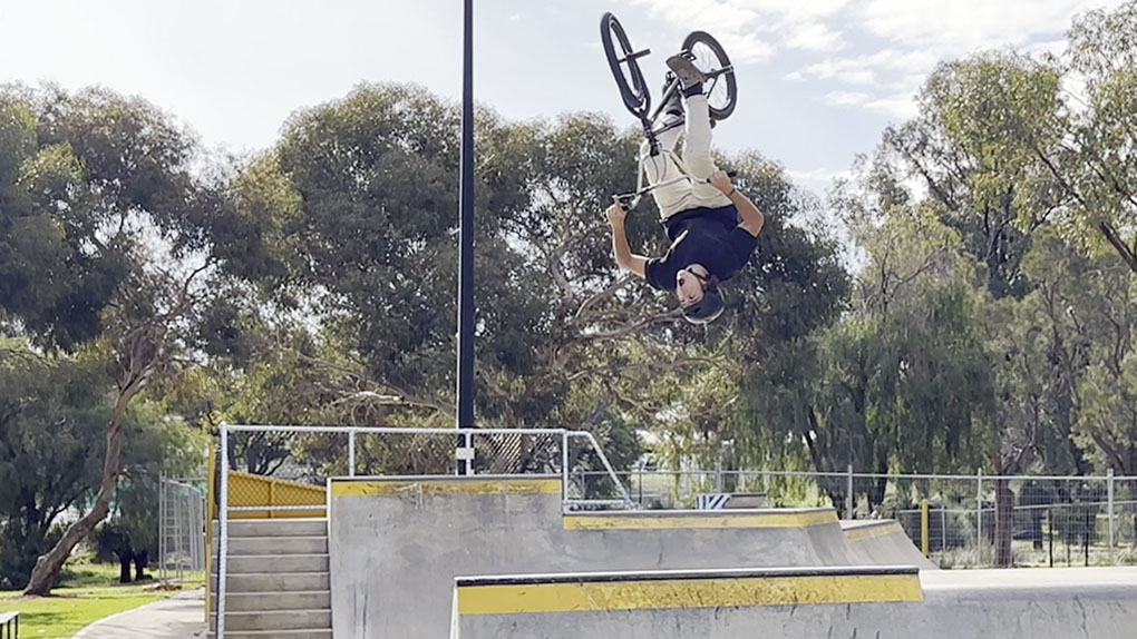 Linus Fischer hat seine neunmonatigen Aufenthalt in Australien zu einem dreiminütigen Video verdichtet. Sieht nach einer waschechten Traumreise aus!