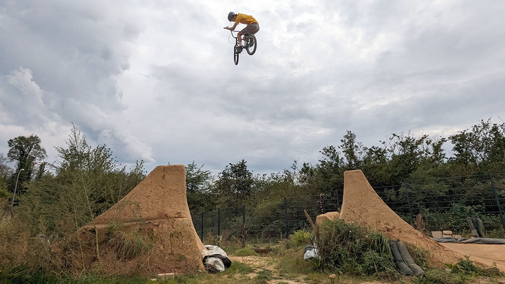 Der Kalk Trails Jam war der Hammer! Hier entlang für unser Video von der Session auf einer der heftigsten Hügellandschaften, die es derzeit hierzulande gibt