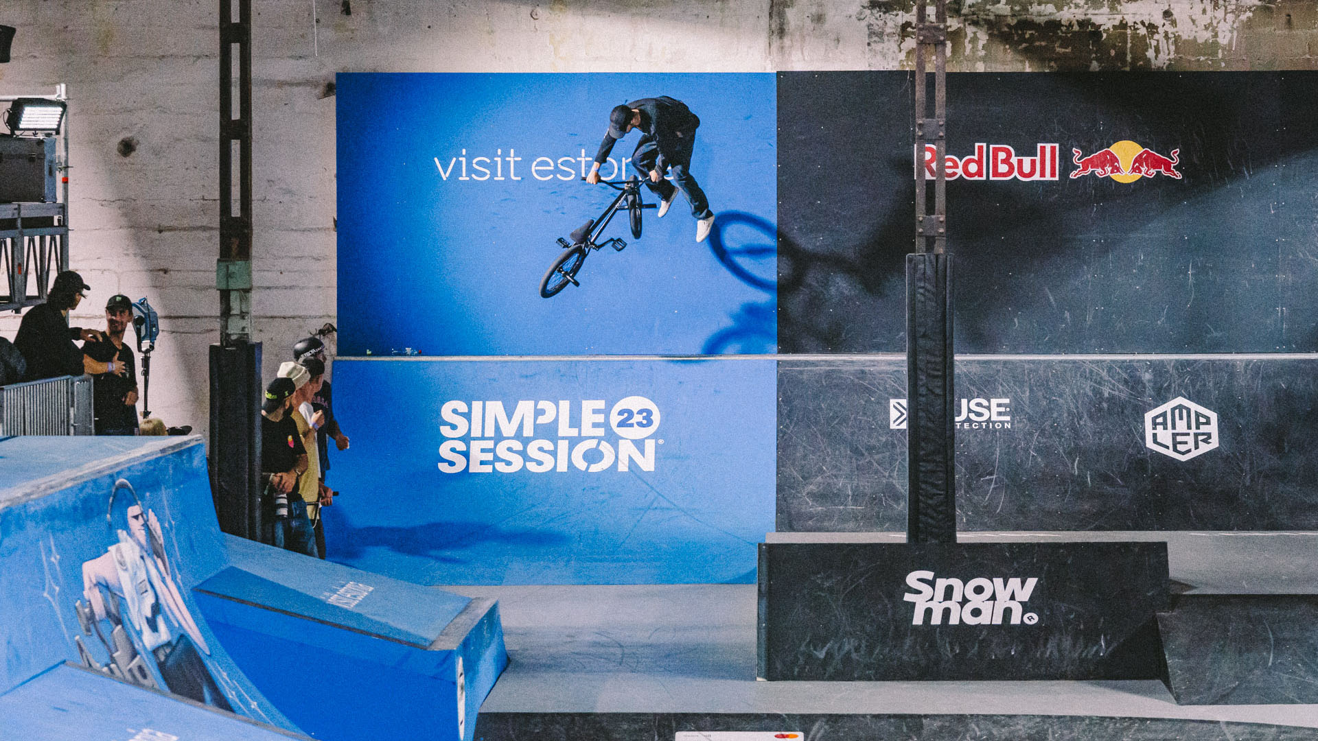 Während unser Video vom Finale der Simple Session 2023 noch in Arbeit ist, haben wir hier schon einmal einen Schwung toller Fotos von Merlin Czarnulla.