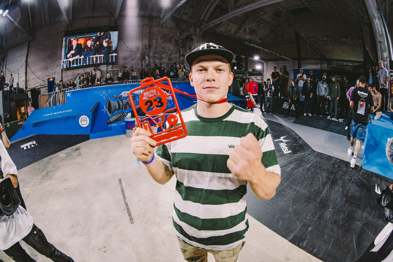 Johnny Raekes hatte Probleme damit, nach Estland zu kommen, aber am Ende hat sich der ganze Stress für ihn gelohnt: Platz 1 im Best-Trick-Contest für den Fiend-Fahrer