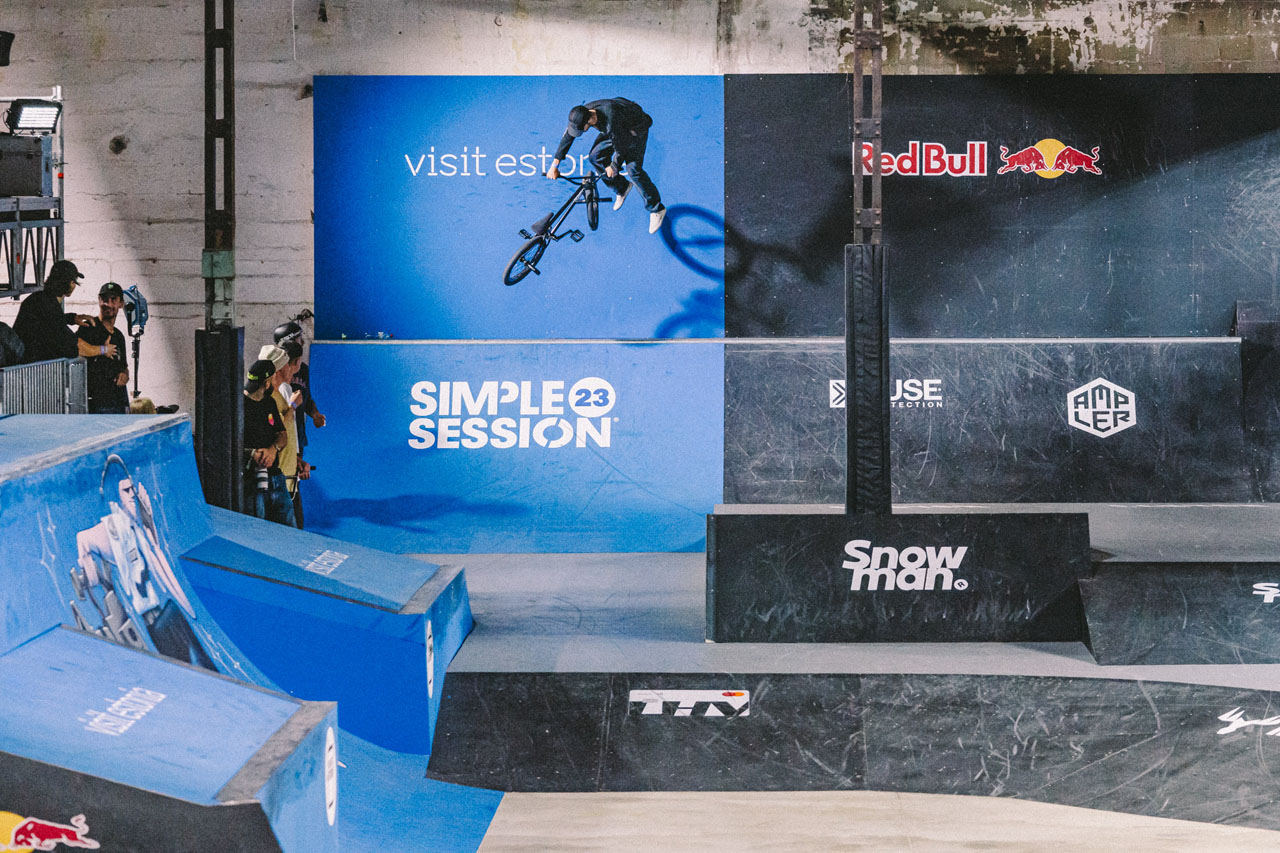 Santiago Laverde beendete seinen ersten Finalrun mit diesem komplett gestörten Wallride to Down Whip