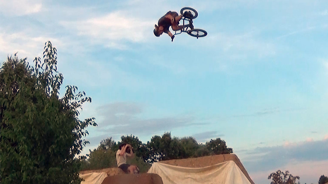 Laut Paul Thölen war das Schanzafeschd 2023 der beste Jam, auf dem er je war. Hier entlang für das Video von einem spitzenmäßigen Tag an den Aichwaldtrails.