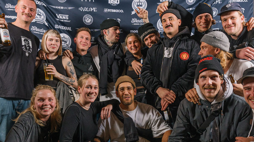 Bevor im Trash Chic zum 12. Mal die freedombmx Awards verliehen wurden, hieß es für unsere Gäste: Antreten vor der Fotowand!