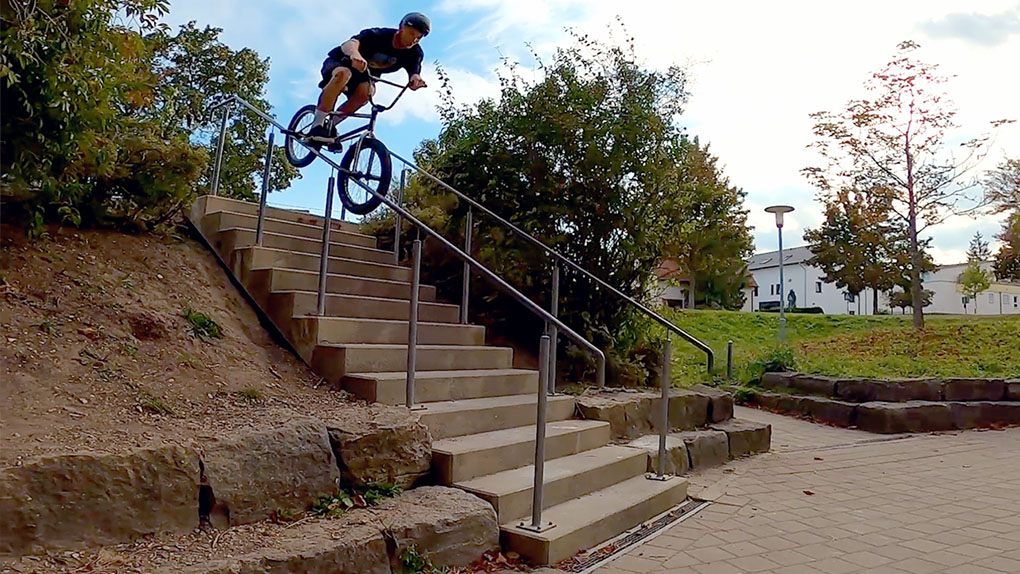 Andreas Gall hat sich für dieses Video all jene Rails in Ulm vorgeknöpft, vor denen die anderen Locals immer Angst haben. Check it out!