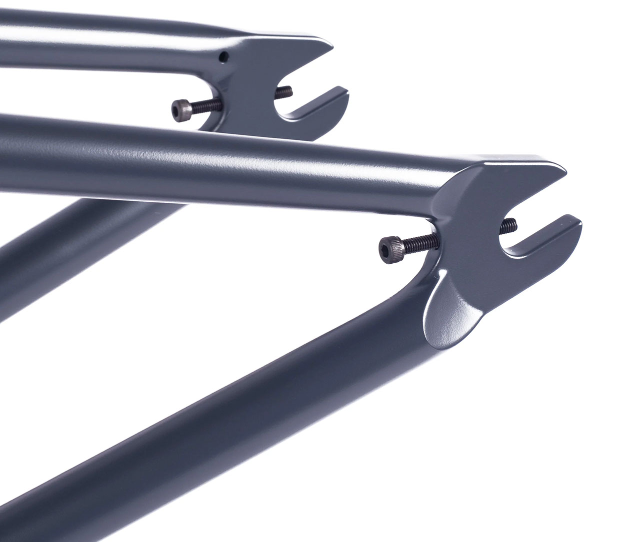 Und dank integrierter Kettenspanner, kann das Hinterrad nicht verrutschen und sitzt immer perfekt gerade