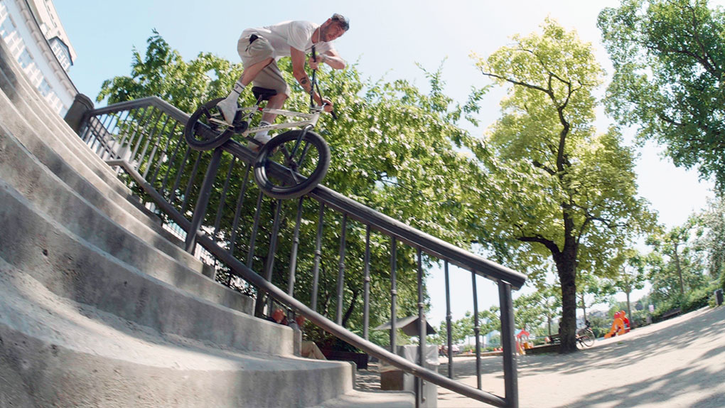 Für diese Folge von "Two Dudes, Ones Day" haben sich die beiden éclat-Fahrer Alex Kennedy und Joe Jarvis die Straßen von Frankfurt vorgeknöpft.